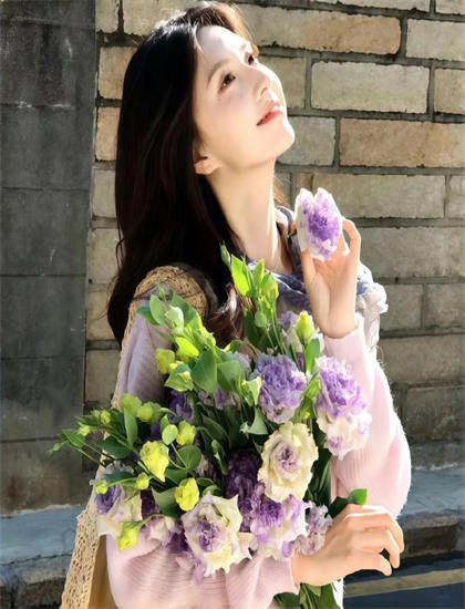 亚洲无吗精品AV九九久久_9位美女撒尿正面自拍尿口